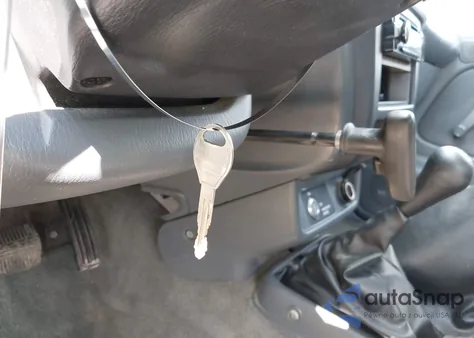 2001 Nissan Frontier Xe-V6 z USA, uszkodzony, nr VIN 1N6ED26Y61C393275